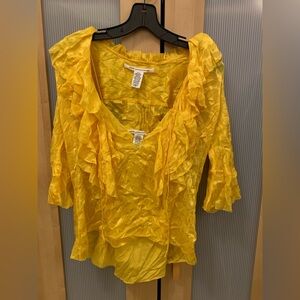 Diane Von Furstenberg silk blend ruffled blouse In yellow color Size 2